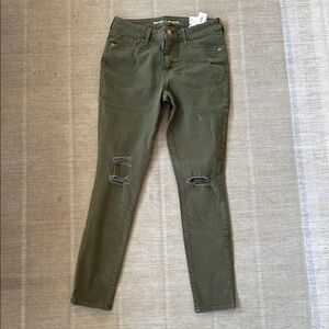 NWT old navy rockstar mid rise Olive Green Distressed Women's Jeans